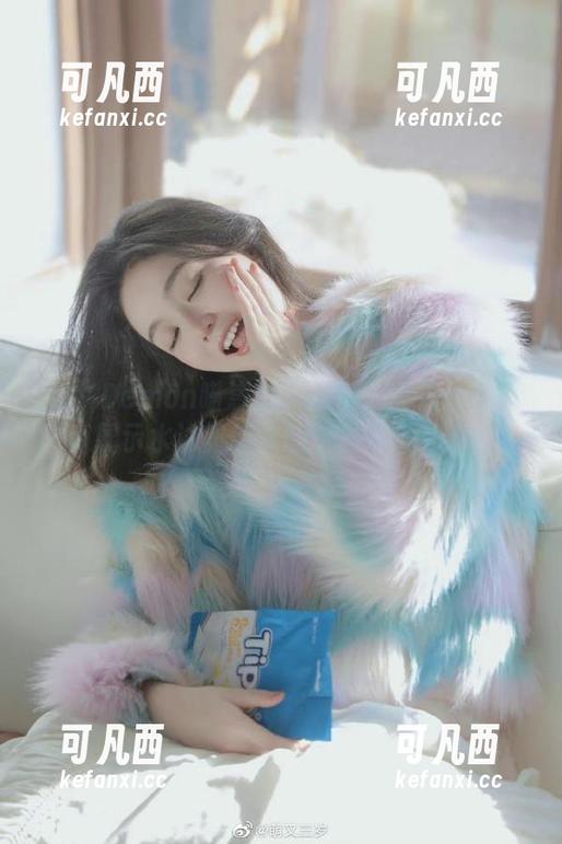 Cat Demon喵崽潜入水中：高清泳装写真展示水泳部新人的优雅姿态！.txt